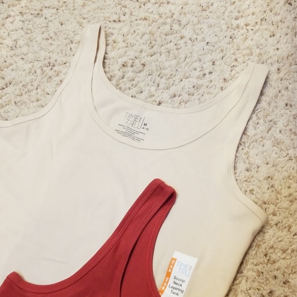 Time and Tru set of 2 medium sized tank tops - Picture 3 of 5